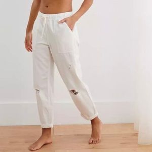 American Eagle AE Women Chambray distressed pants, Small